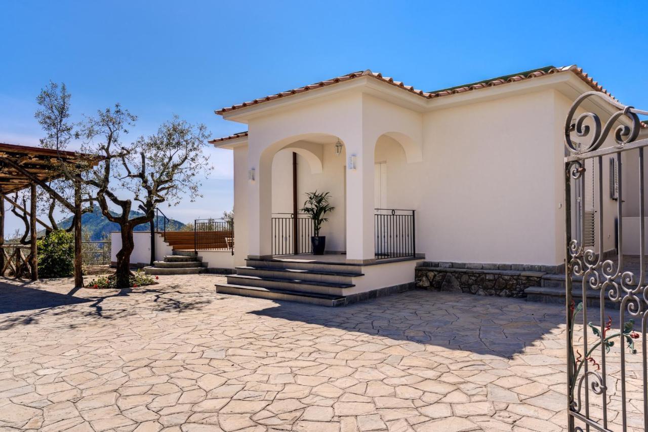 Villa Rusinella Minimalist Retreat With Sea Views *
